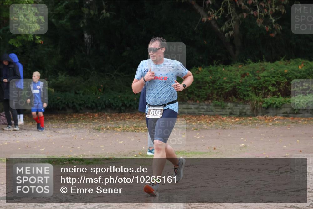 13.09.2026 - Stadtparktriathlon Emre Sener http://msf.ph/oto/10265161 13.09.2026 12:06:52 Laufen 605, 375, 394, 435, 605, 676 meine-sportfotos.de