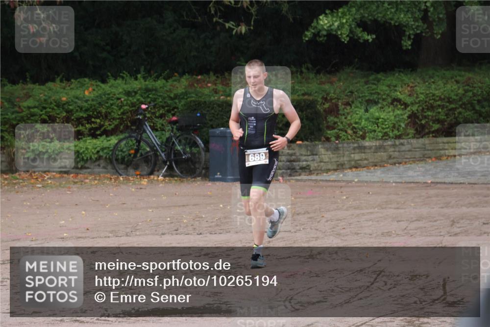 13.09.2026 - Stadtparktriathlon Emre Sener http://msf.ph/oto/10265194 13.09.2026 12:08:30 Laufen 689, 657, 685, 1798 meine-sportfotos.de