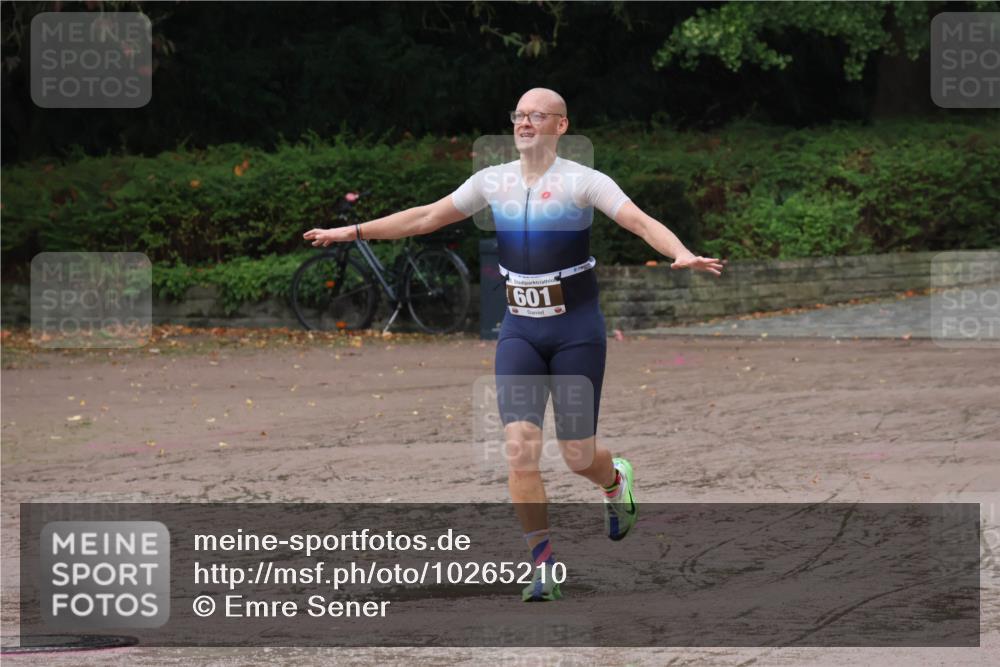 13.09.2026 - Stadtparktriathlon Emre Sener http://msf.ph/oto/10265210 13.09.2026 12:08:49 Laufen 601, 593, 601, 657, 677 meine-sportfotos.de