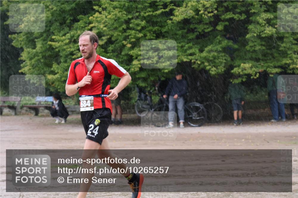 13.09.2026 - Stadtparktriathlon Emre Sener http://msf.ph/oto/10265257 13.09.2026 12:11:13 Laufen 684, 24, 606, 663, 678, 684 meine-sportfotos.de