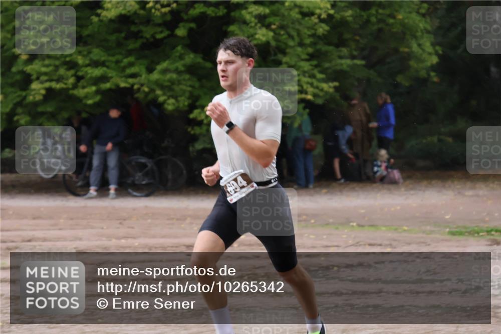 13.09.2026 - Stadtparktriathlon Emre Sener http://msf.ph/oto/10265342 13.09.2026 12:14:19 Laufen 694, 610, 694 meine-sportfotos.de
