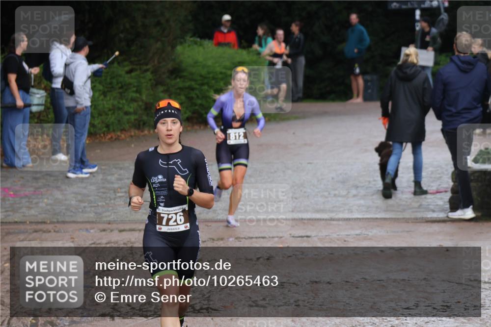 13.09.2026 - Stadtparktriathlon Emre Sener http://msf.ph/oto/10265463 13.09.2026 12:23:42 Laufen 25, 1726, 1812, 726, 812, 818 meine-sportfotos.de