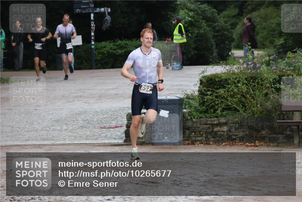 13.09.2026 - Stadtparktriathlon Emre Sener http://msf.ph/oto/10265677 13.09.2026 12:29:43 Laufen 834, 892, 834, 891, 892, 923 meine-sportfotos.de