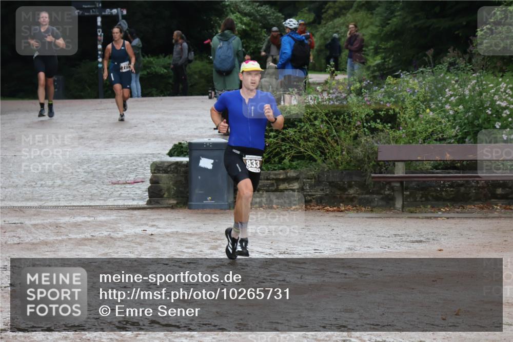 13.09.2026 - Stadtparktriathlon Emre Sener http://msf.ph/oto/10265731 13.09.2026 12:30:57 Laufen 771, 833, 739, 771, 808, 833, 927 meine-sportfotos.de