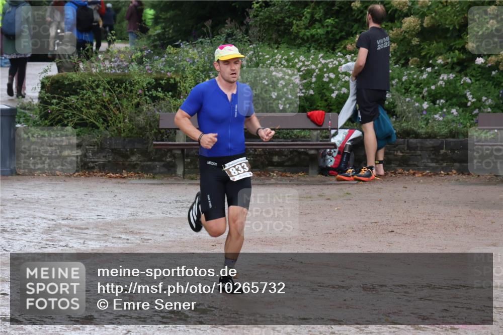 13.09.2026 - Stadtparktriathlon Emre Sener http://msf.ph/oto/10265732 13.09.2026 12:30:58 Laufen 833, 2021, 739, 771, 808, 833, 927 meine-sportfotos.de