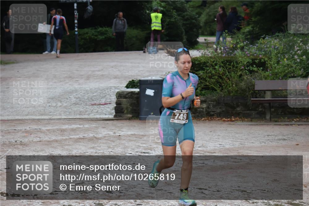 13.09.2026 - Stadtparktriathlon Emre Sener http://msf.ph/oto/10265819 13.09.2026 12:32:47 Laufen 1749, 749, 817, 879 meine-sportfotos.de