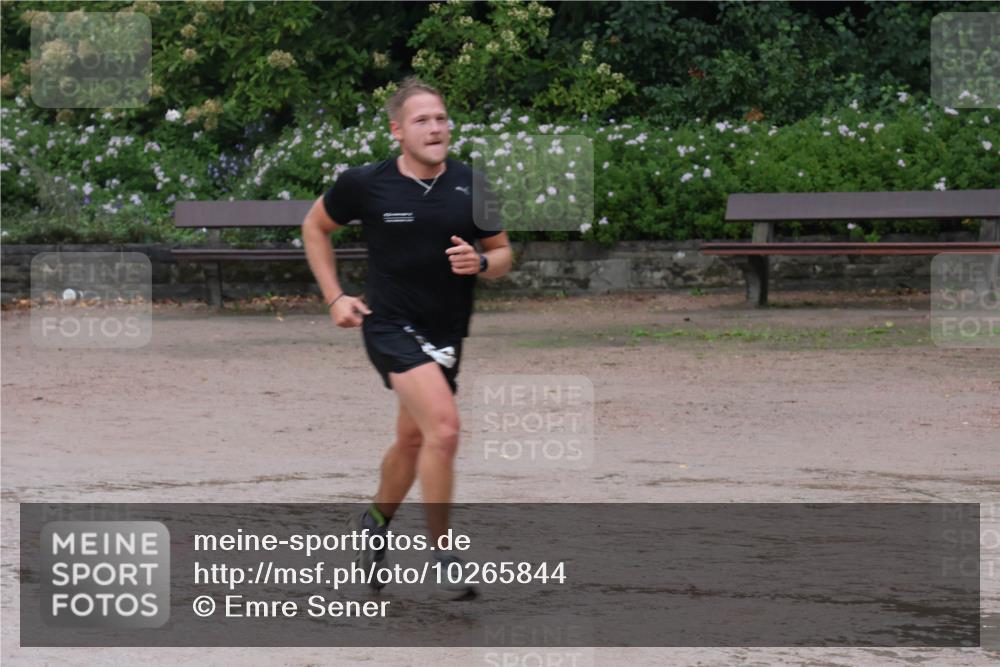13.09.2026 - Stadtparktriathlon Emre Sener http://msf.ph/oto/10265844 13.09.2026 12:34:26 Laufen 787, 904 meine-sportfotos.de