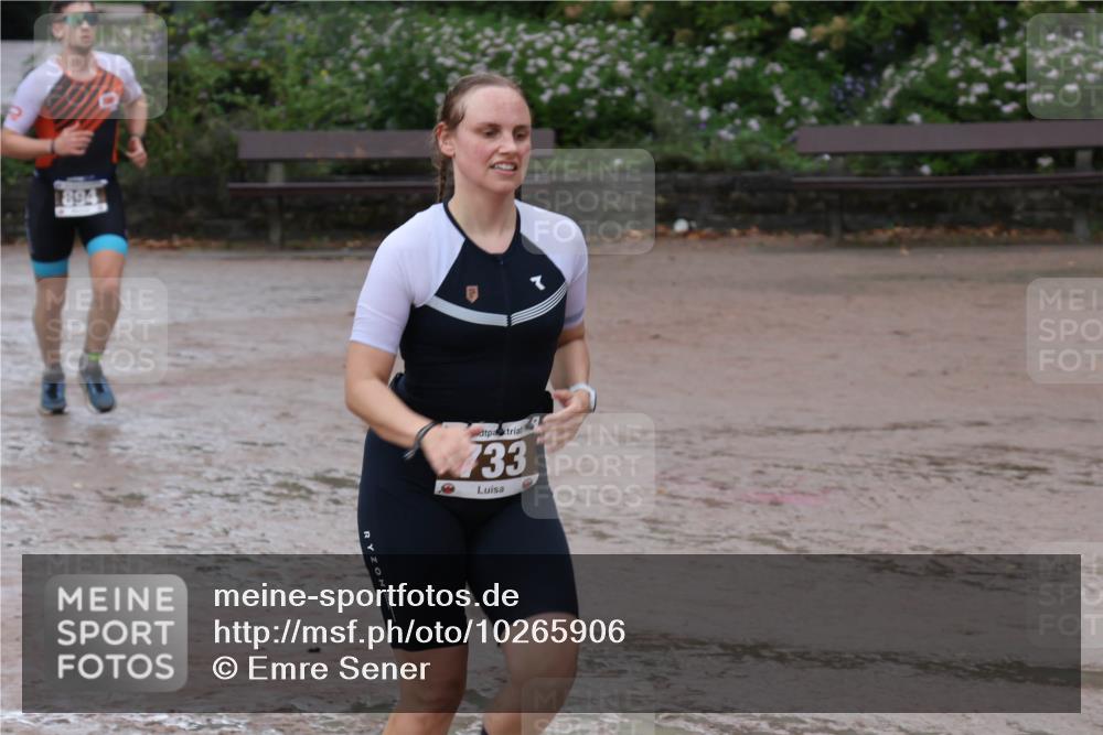 13.09.2026 - Stadtparktriathlon Emre Sener http://msf.ph/oto/10265906 13.09.2026 12:35:38 Laufen 733, 716, 733, 765, 847, 864, 894, 963 meine-sportfotos.de
