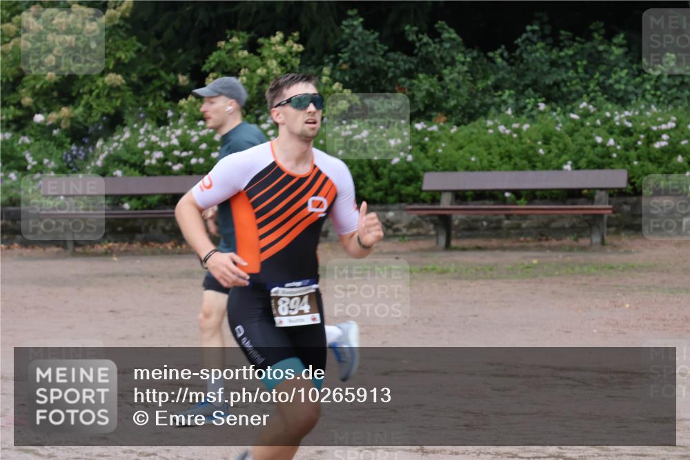 13.09.2026 - Stadtparktriathlon Emre Sener http://msf.ph/oto/10265913 13.09.2026 12:35:41 Laufen 894, 716, 733, 765, 847, 864, 894, 963 meine-sportfotos.de