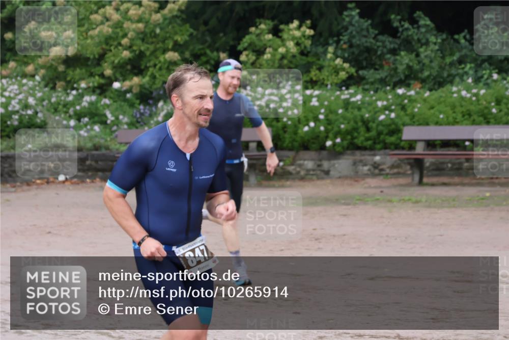 13.09.2026 - Stadtparktriathlon Emre Sener http://msf.ph/oto/10265914 13.09.2026 12:35:42 Laufen 45, 847, 716, 733, 765, 847, 859, 864, 894, 963 meine-sportfotos.de