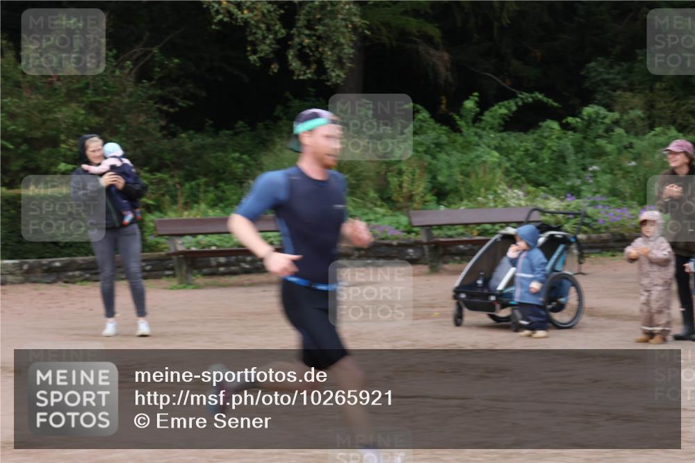 13.09.2026 - Stadtparktriathlon Emre Sener http://msf.ph/oto/10265921 13.09.2026 12:35:45 Laufen 716, 733, 765, 847, 859, 864, 894, 963 meine-sportfotos.de