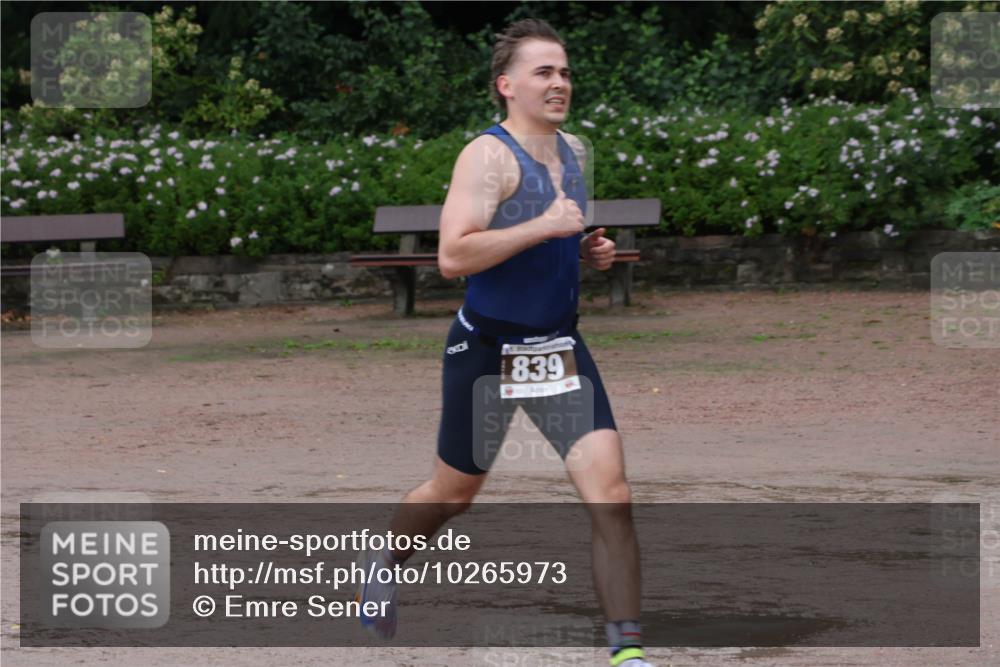 13.09.2026 - Stadtparktriathlon Emre Sener http://msf.ph/oto/10265973 13.09.2026 12:36:45 Laufen 839, 741, 754, 798, 802, 804, 839 meine-sportfotos.de
