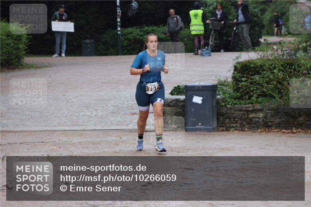 13.09.2026 - Stadtparktriathlon Emre Sener http://msf.ph/oto/10266059 13.09.2026 12:38:43 Laufen 1757, 757, 786 meine-sportfotos.de