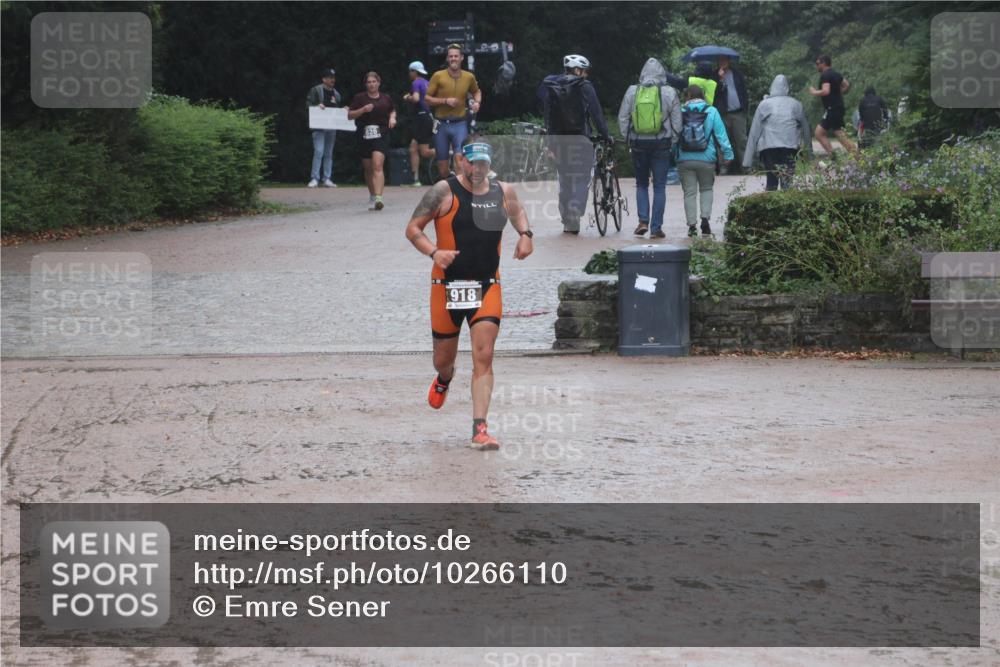 13.09.2026 - Stadtparktriathlon Emre Sener http://msf.ph/oto/10266110 13.09.2026 12:40:25 Laufen 826, 918, 732, 826, 829, 918, 925 meine-sportfotos.de