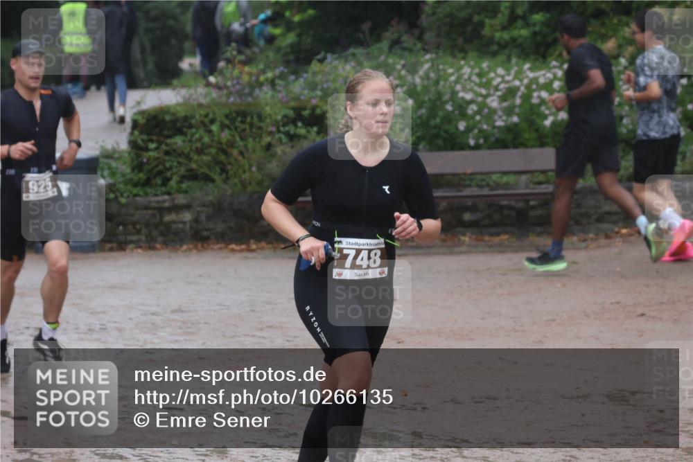 13.09.2026 - Stadtparktriathlon Emre Sener http://msf.ph/oto/10266135 13.09.2026 12:40:48 Laufen 925, 748, 748, 826, 903, 925, 945 meine-sportfotos.de