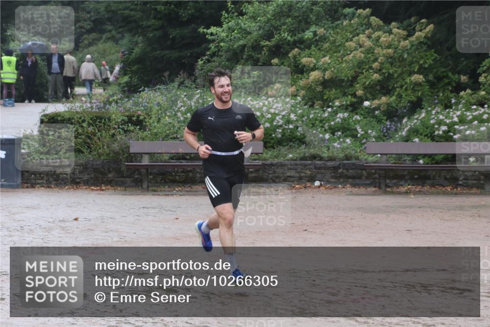 13.09.2026 - Stadtparktriathlon Emre Sener http://msf.ph/oto/10266305 13.09.2026 12:44:34 Laufen 744, 865, 871 meine-sportfotos.de