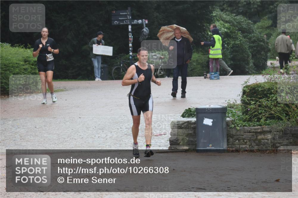 13.09.2026 - Stadtparktriathlon Emre Sener http://msf.ph/oto/10266308 13.09.2026 12:44:38 Laufen 1744, 744, 865, 871 meine-sportfotos.de