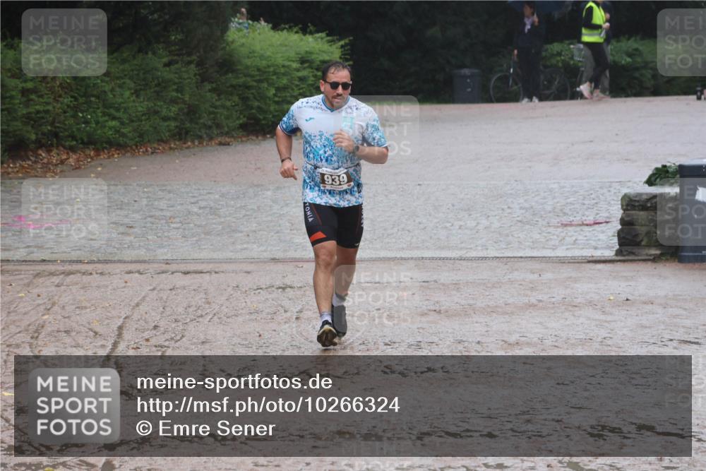 13.09.2026 - Stadtparktriathlon Emre Sener http://msf.ph/oto/10266324 13.09.2026 12:45:01 Laufen 939, 744, 767, 939, 985 meine-sportfotos.de