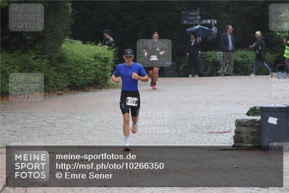13.09.2026 - Stadtparktriathlon Emre Sener http://msf.ph/oto/10266350 13.09.2026 12:45:45 Laufen 857, 1722, 722, 857, 858, 1017 meine-sportfotos.de