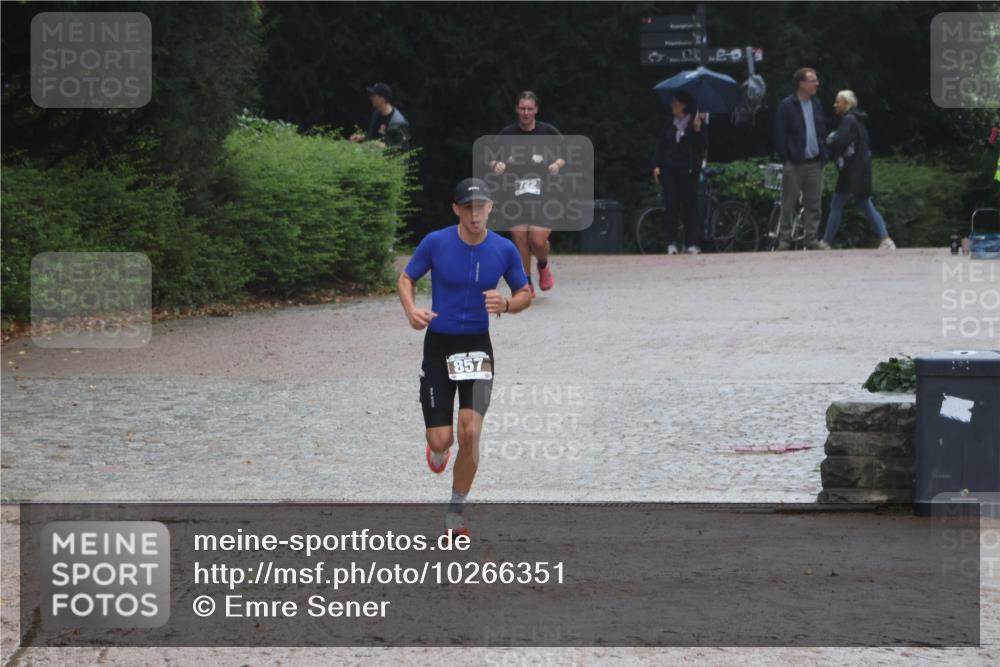 13.09.2026 - Stadtparktriathlon Emre Sener http://msf.ph/oto/10266351 13.09.2026 12:45:45 Laufen 857, 722, 857, 858, 1017 meine-sportfotos.de