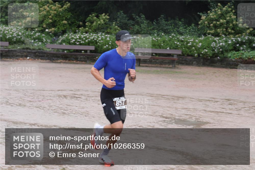 13.09.2026 - Stadtparktriathlon Emre Sener http://msf.ph/oto/10266359 13.09.2026 12:45:51 Laufen 857, 722, 795, 857, 858, 1017 meine-sportfotos.de