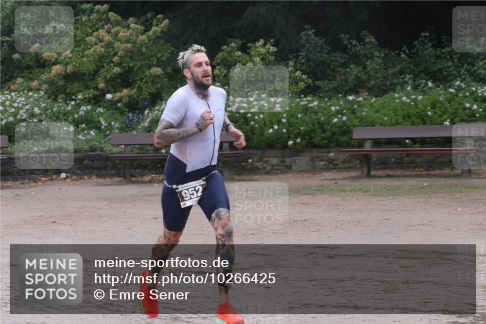 13.09.2026 - Stadtparktriathlon Emre Sener http://msf.ph/oto/10266425 13.09.2026 12:47:22 Laufen 1952, 952 meine-sportfotos.de