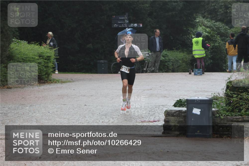 13.09.2026 - Stadtparktriathlon Emre Sener http://msf.ph/oto/10266429 13.09.2026 12:48:00 Laufen 1997, 997 meine-sportfotos.de