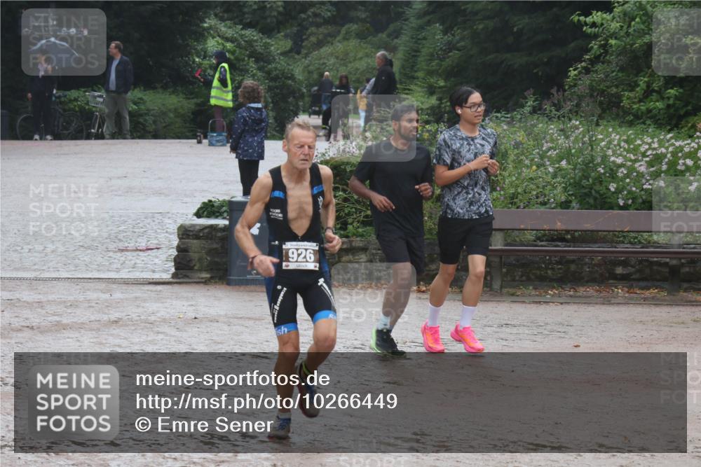 13.09.2026 - Stadtparktriathlon Emre Sener http://msf.ph/oto/10266449 13.09.2026 12:48:31 Laufen 926, 831, 869, 926 meine-sportfotos.de