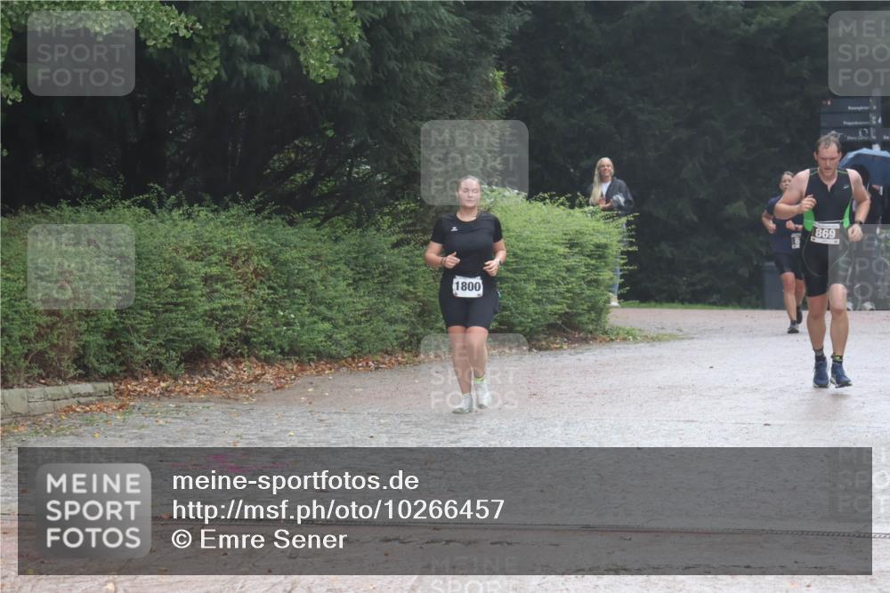 13.09.2026 - Stadtparktriathlon Emre Sener http://msf.ph/oto/10266457 13.09.2026 12:48:42 Laufen 1800, 869, 828, 869, 926, 1800 meine-sportfotos.de