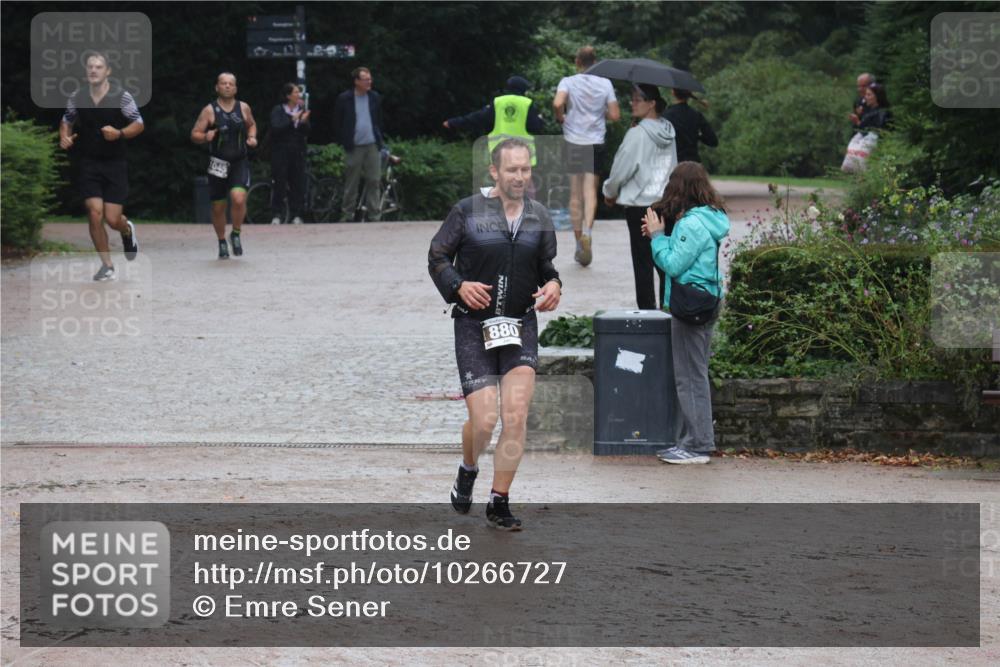 13.09.2026 - Stadtparktriathlon Emre Sener http://msf.ph/oto/10266727 13.09.2026 12:59:39 Laufen 1045, 880, 841, 880, 986, 1045 meine-sportfotos.de