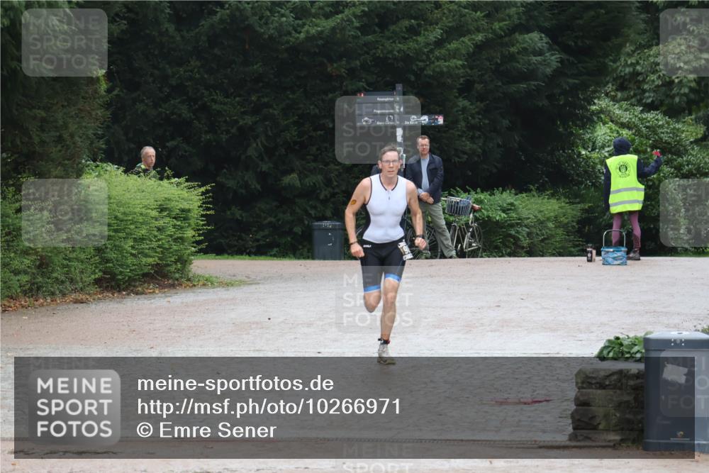 13.09.2026 - Stadtparktriathlon Emre Sener http://msf.ph/oto/10266971 13.09.2026 13:08:09 Laufen 977, 987 meine-sportfotos.de