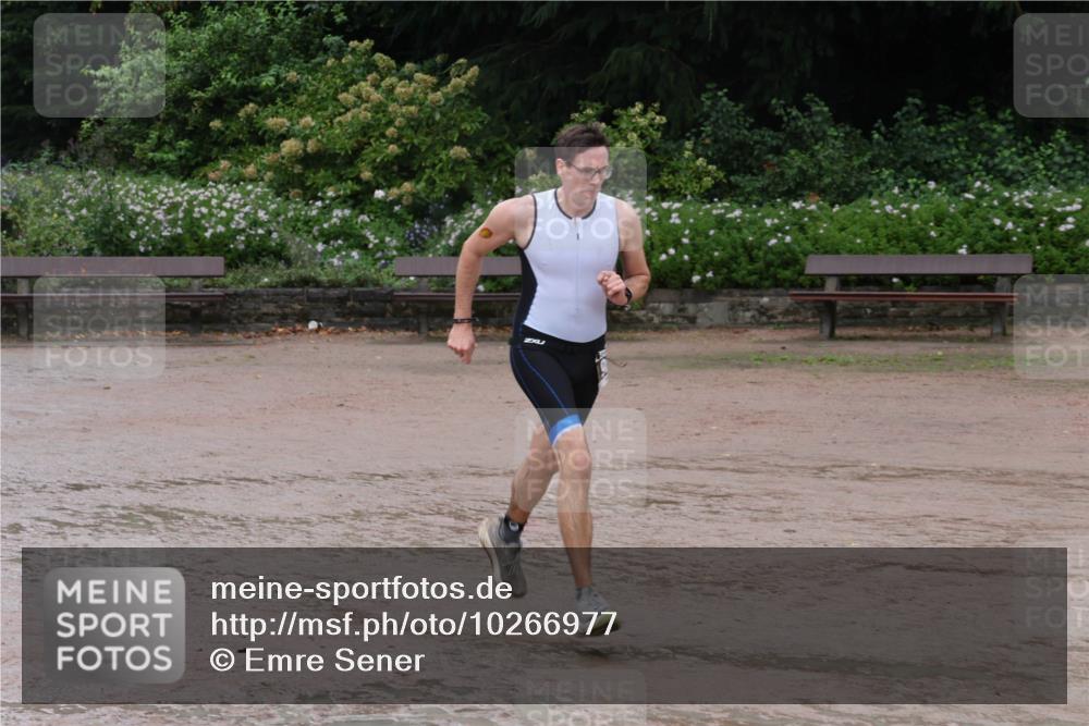 13.09.2026 - Stadtparktriathlon Emre Sener http://msf.ph/oto/10266977 13.09.2026 13:08:16 Laufen 977, 987 meine-sportfotos.de