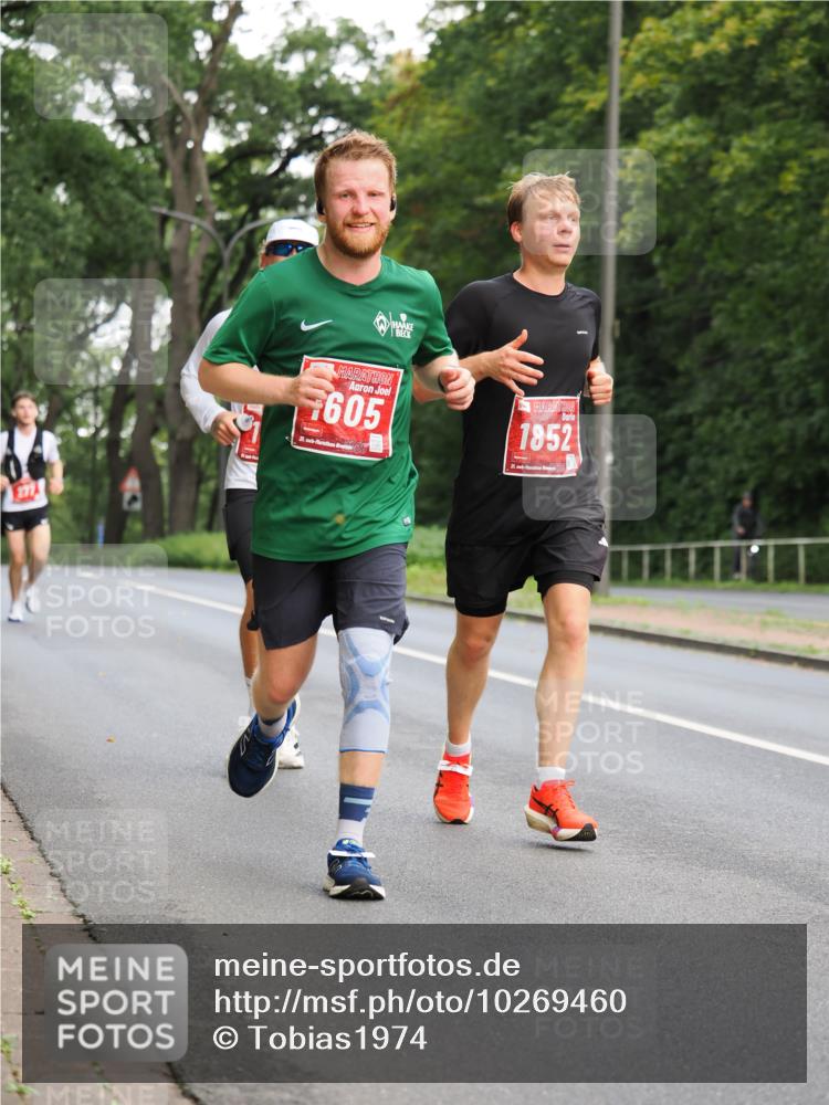13.09.2026 - 21. swb-Marathon Bremen TobiasT http://msf.ph/oto/10269460 13.09.2026 11:38:06 Laufen 7605, 21, 261, 1852, 21, 2 meine-sportfotos.de