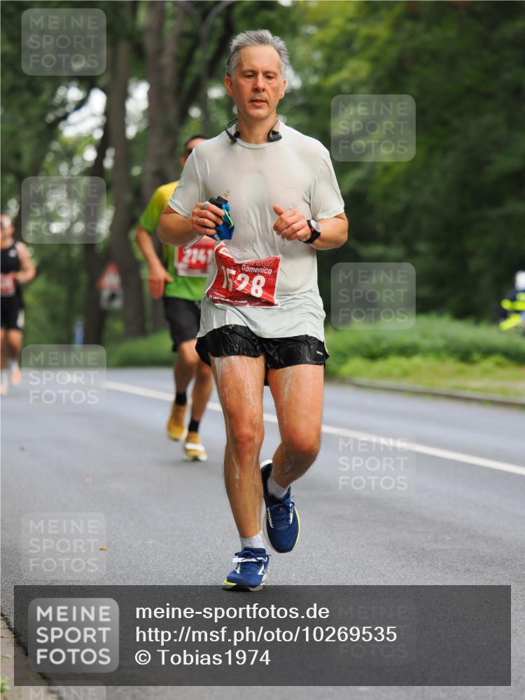 13.09.2026 - 21. swb-Marathon Bremen TobiasT http://msf.ph/oto/10269535 13.09.2026 11:38:53 Laufen 2141, 28 meine-sportfotos.de