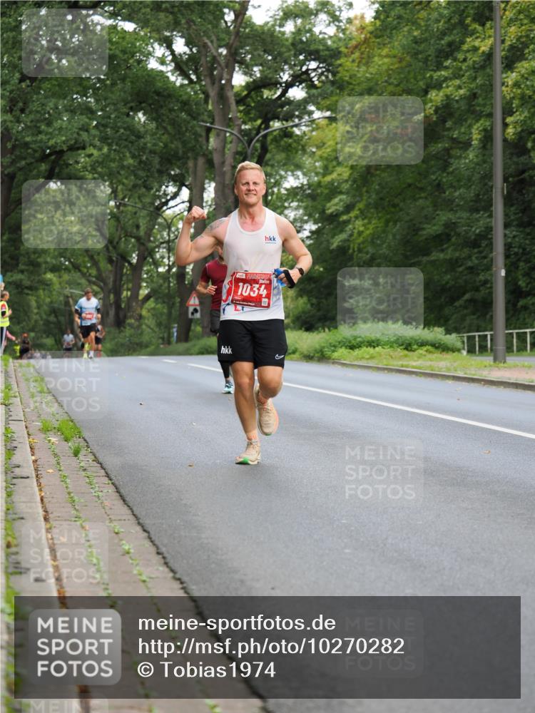 13.09.2026 - 21. swb-Marathon Bremen TobiasT http://msf.ph/oto/10270282 13.09.2026 11:39:03 Laufen 1034 meine-sportfotos.de