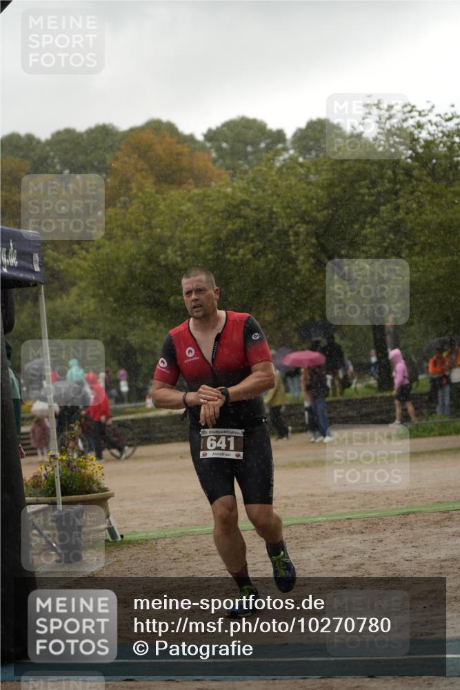 13.09.2026 - Stadtparktriathlon Patografie http://msf.ph/oto/10270780 13.09.2026 12:05:21 Ziel 592, 641 meine-sportfotos.de