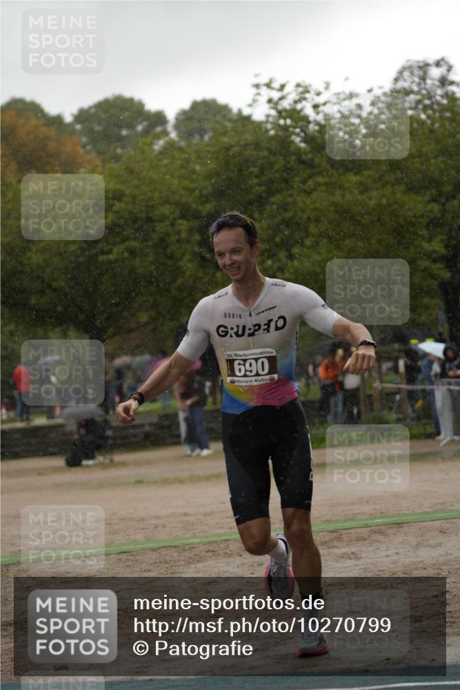 13.09.2026 - Stadtparktriathlon Patografie http://msf.ph/oto/10270799 13.09.2026 12:05:40 Ziel 690 meine-sportfotos.de