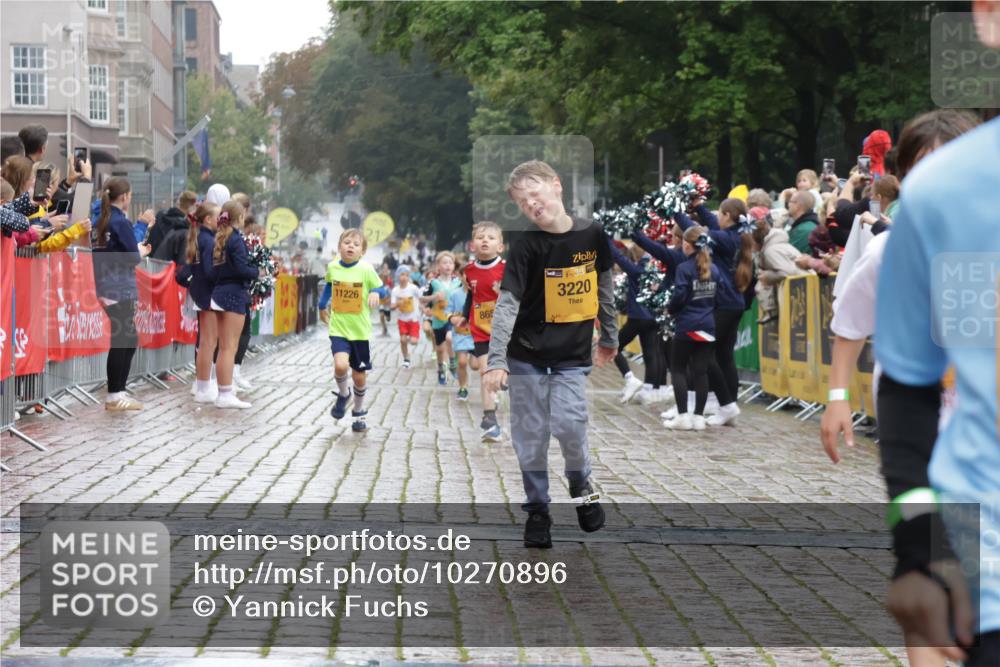 13.09.2026 - Kiel Lauf Yannick Fuchs http://msf.ph/oto/10270896 13.09.2026 08:33:31 Ziel 6073, 6484, 6698, 7959, 10988, 743, 1711, 3220, 4080, 8602, 8654, 8840, 9670, 11226, 11404 meine-sportfotos.de