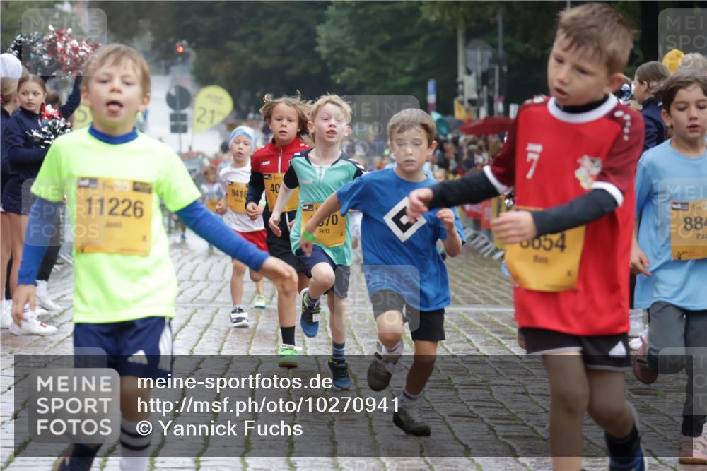 13.09.2026 - Kiel Lauf Yannick Fuchs http://msf.ph/oto/10270941 13.09.2026 08:33:35 Ziel 6073, 6484, 6698, 7959, 10988, 10988, 743, 1711, 2477, 3220, 4080, 8602, 8654, 8840, 9418, 9670, 11008, 11226, 11404 meine-sportfotos.de
