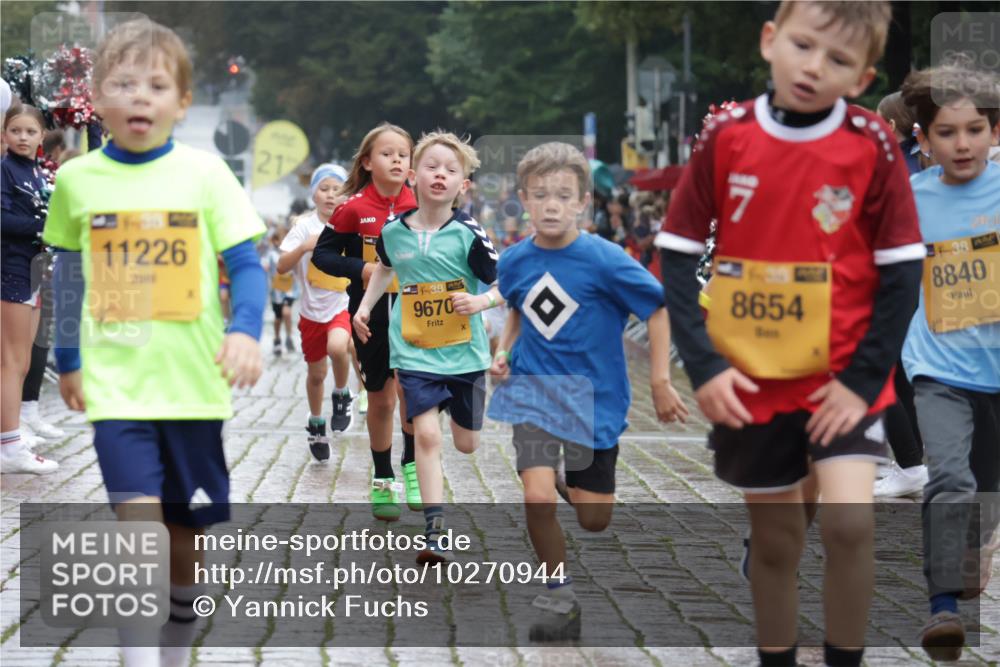 13.09.2026 - Kiel Lauf Yannick Fuchs http://msf.ph/oto/10270944 13.09.2026 08:33:35 Ziel 6073, 6484, 6698, 7959, 10988, 10988, 743, 1711, 2477, 3220, 4080, 8602, 8654, 8840, 9418, 9670, 11008, 11226, 11404 meine-sportfotos.de