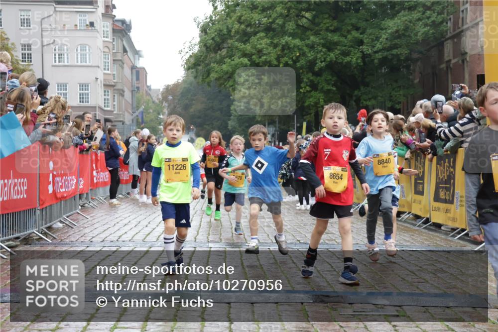 13.09.2026 - Kiel Lauf Yannick Fuchs http://msf.ph/oto/10270956 13.09.2026 08:33:36 Ziel 1711, 6073, 6484, 6698, 7959, 11404, 10988, 743, 2477, 3220, 4080, 8602, 8654, 8840, 9418, 9670, 11008, 11226 meine-sportfotos.de