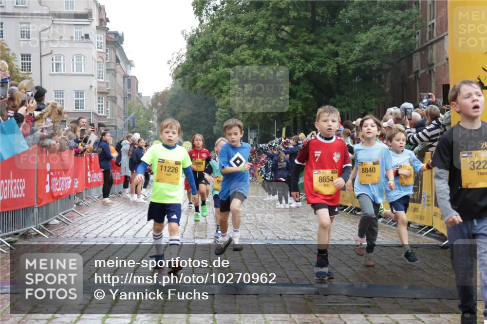 13.09.2026 - Kiel Lauf Yannick Fuchs http://msf.ph/oto/10270962 13.09.2026 08:33:36 Ziel 1711, 6073, 6484, 6698, 7959, 11404, 10988, 743, 2477, 3220, 4080, 8602, 8654, 8840, 9418, 9670, 11008, 11226 meine-sportfotos.de
