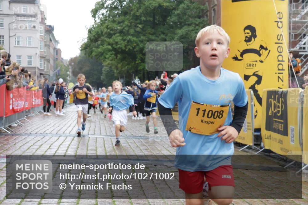 13.09.2026 - Kiel Lauf Yannick Fuchs http://msf.ph/oto/10271002 13.09.2026 08:33:45 Ziel 743, 1711, 3220, 8602, 8654, 8840, 9670, 11226, 11404, 6073, 6484, 6698, 7959, 10988, 1058, 1295, 1924, 2477, 2851, 4080, 4146, 4839, 6351, 7041, 9418, 10172, 11008, 11664 meine-sportfotos.de
