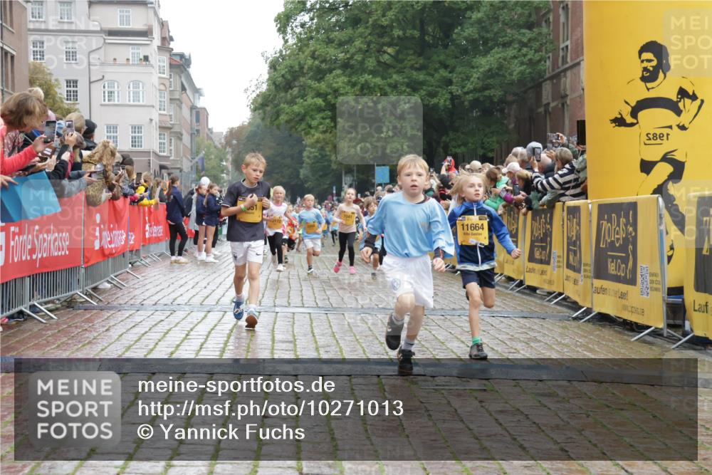 13.09.2026 - Kiel Lauf Yannick Fuchs http://msf.ph/oto/10271013 13.09.2026 08:33:46 Ziel 743, 1711, 3220, 4080, 8602, 8654, 8840, 9670, 11226, 11404, 6073, 6484, 6698, 7959, 10988, 1058, 1295, 1924, 2477, 2851, 4146, 4839, 6351, 7041, 7567, 8179, 9418, 10172, 11008, 11664 meine-sportfotos.de