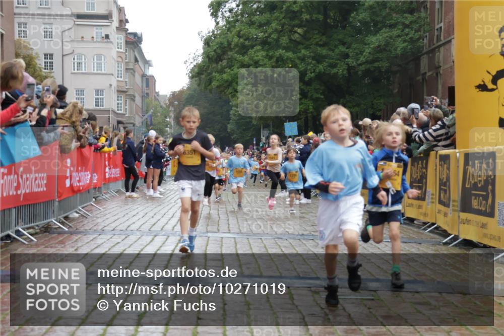 13.09.2026 - Kiel Lauf Yannick Fuchs http://msf.ph/oto/10271019 13.09.2026 08:33:47 Ziel 743, 1711, 3220, 4080, 8602, 8654, 8840, 9418, 9670, 11226, 11404, 6073, 6484, 6698, 7959, 10988, 1058, 1295, 1924, 2140, 2477, 2851, 4146, 4839, 5324, 6351, 6453, 7041, 7567, 8179, 8478, 10172, 11008, 11664 meine-sportfotos.de