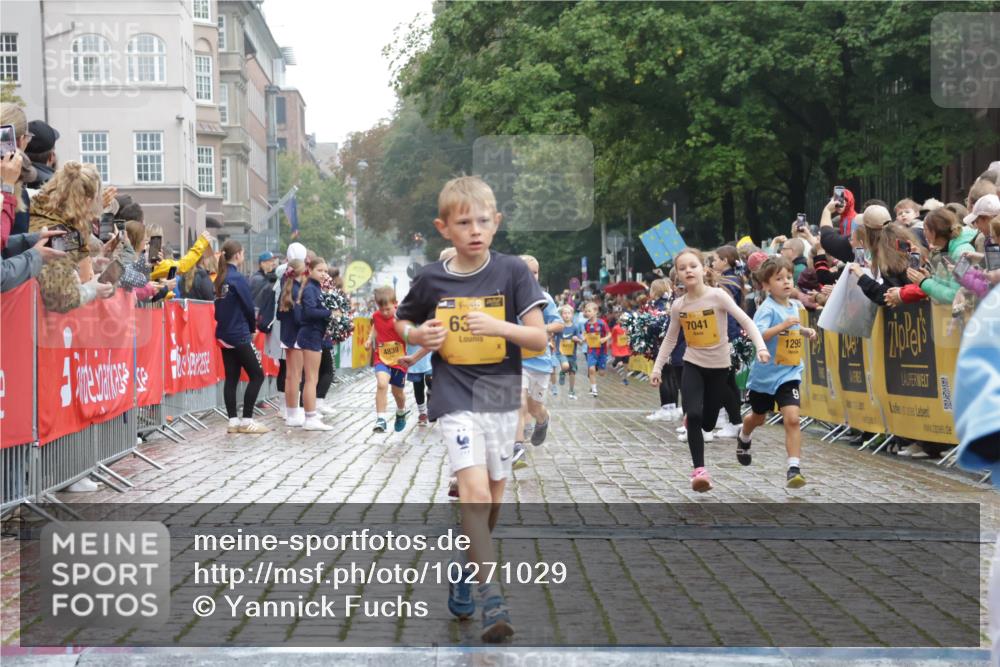 13.09.2026 - Kiel Lauf Yannick Fuchs http://msf.ph/oto/10271029 13.09.2026 08:33:48 Ziel 743, 1711, 2477, 3220, 4080, 8602, 8654, 8840, 9418, 9670, 11226, 11404, 6073, 6484, 6698, 7959, 10988, 1058, 1295, 1924, 2140, 2851, 4146, 4839, 5324, 6351, 6453, 7041, 7567, 8179, 8478, 10172, 11008, 11664 meine-sportfotos.de