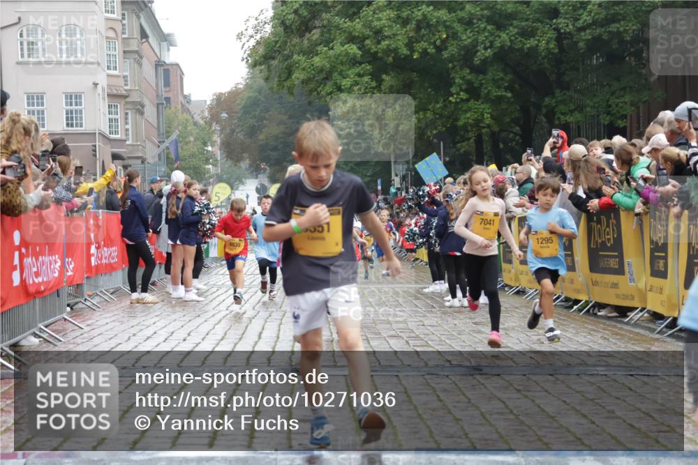 13.09.2026 - Kiel Lauf Yannick Fuchs http://msf.ph/oto/10271036 13.09.2026 08:33:48 Ziel 743, 1711, 2477, 3220, 4080, 8602, 8654, 8840, 9418, 9670, 11226, 11404, 6073, 6484, 6698, 7959, 10988, 1058, 1295, 1924, 2140, 2851, 4146, 4839, 5324, 6351, 6453, 7041, 7567, 8179, 8478, 10172, 11008, 11664 meine-sportfotos.de