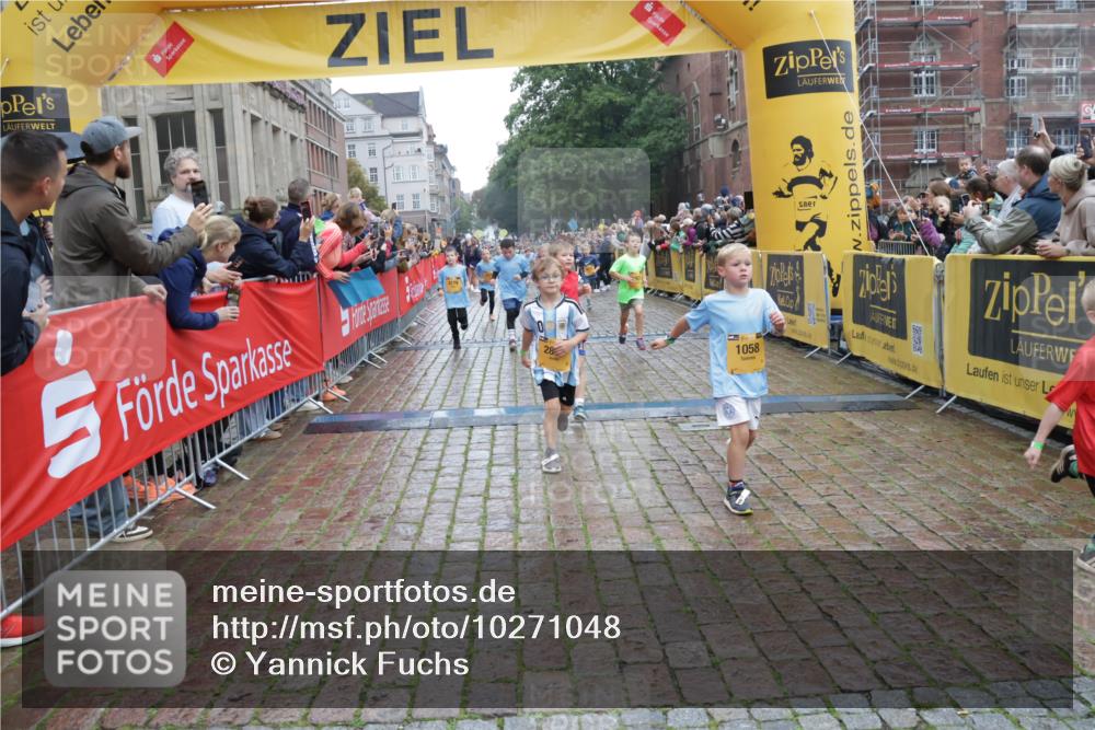13.09.2026 - Kiel Lauf Yannick Fuchs http://msf.ph/oto/10271048 13.09.2026 08:33:53 Ziel 743, 2477, 3220, 4080, 6351, 8602, 8654, 8840, 9418, 9670, 11008, 11226, 11664, 1711, 6073, 6484, 6698, 7959, 10988, 11404, 657, 1058, 1103, 1295, 1924, 2140, 2769, 2851, 4146, 4796, 4839, 5324, 6453, 7041, 7567, 8179, 8478, 9211, 9945, 10121, 10172, 11365, 11572 meine-sportfotos.de