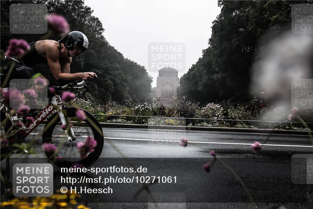 13.09.2026 - Stadtparktriathlon H.Heesch http://msf.ph/oto/10271061 13.09.2026 08:49:04 Radfahren 20, 24, 64 meine-sportfotos.de