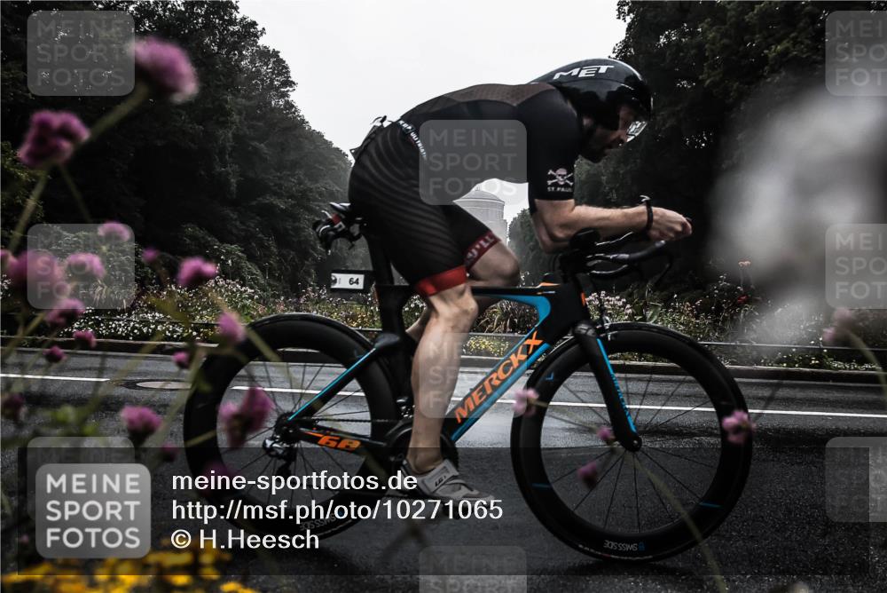 13.09.2026 - Stadtparktriathlon H.Heesch http://msf.ph/oto/10271065 13.09.2026 08:49:08 Radfahren 20, 24, 64 meine-sportfotos.de